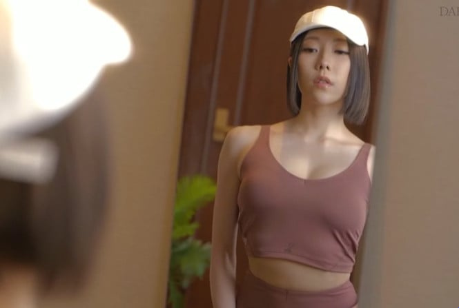 Lustful female PT seduces student Tina Nanami