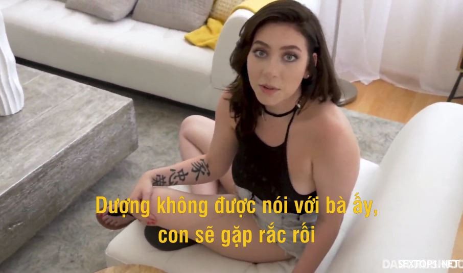 繼父勒索妻子的女兒 Vietsub