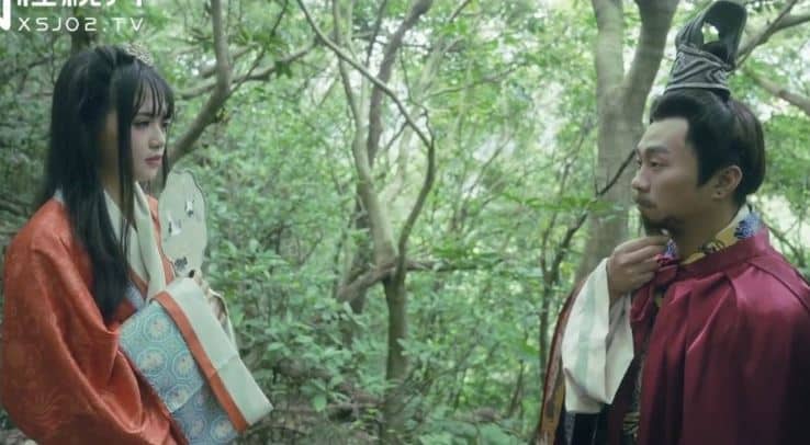 A beautiful woman lost in the forest was lucky enough to meet Liu Bei